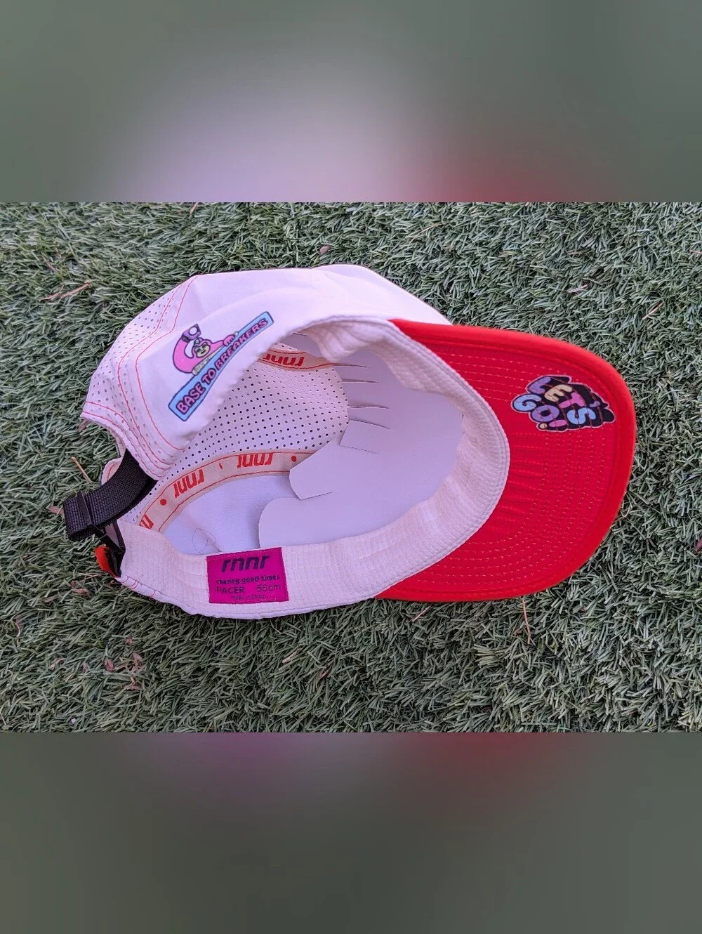 rnnr San Francisco Base To Breakers Pacer Running Hat Giant Race Cap 56cm White